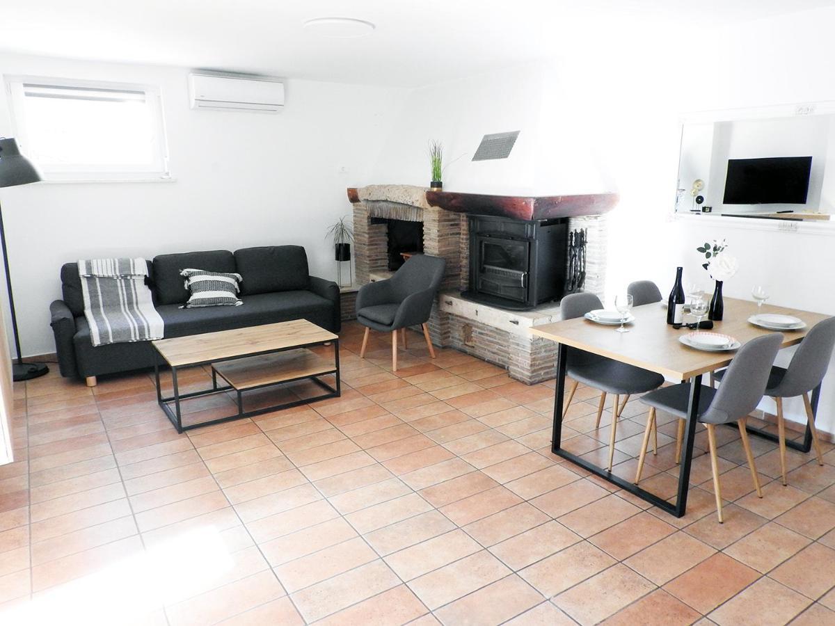 Apartment Lu, Stinjan - Пула Екстер'єр фото